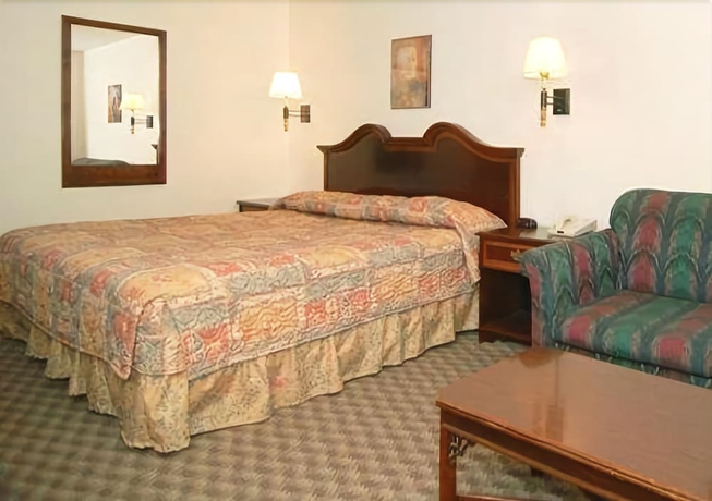Imagen de la habitación del Hotel Econo Lodge, EAGLE NEST, NM. Foto 10
