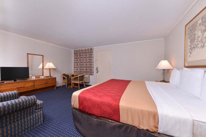 Imagen de la habitación del Hotel Econo Lodge, East Hartford. Foto 2