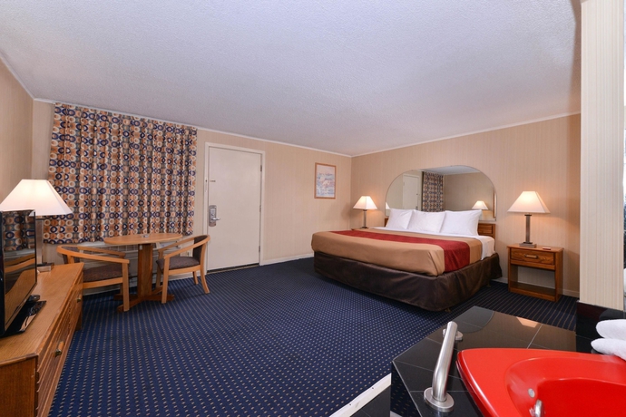 Imagen de la habitación del Hotel Econo Lodge, East Hartford. Foto 10