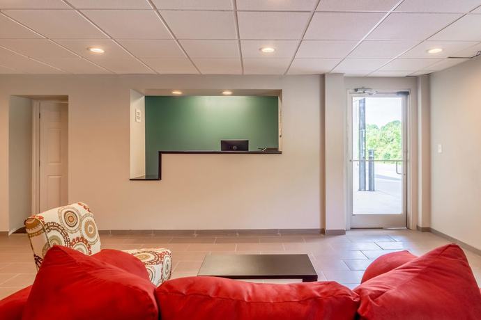 Imagen de los interiores del Hotel Econo Lodge East Ridge. Foto 19