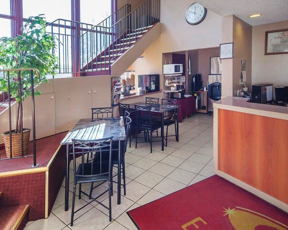 Imagen del bar/restaurante del Hotel Econo Lodge Edson. Foto 4