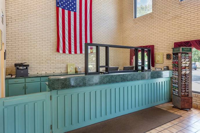 Imagen de los interiores del Hotel Econo Lodge, FAYETTEVILLE. Foto 18
