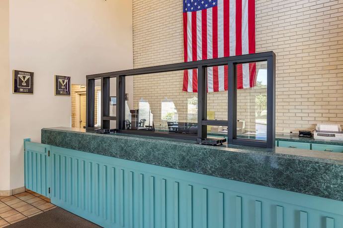 Imagen de los interiores del Hotel Econo Lodge, FAYETTEVILLE. Foto 19