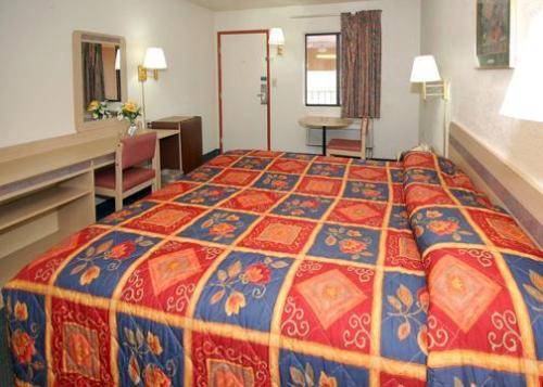 Imagen de la habitación del Hotel Econo Lodge Forest Park Atlanta Airport. Foto 2