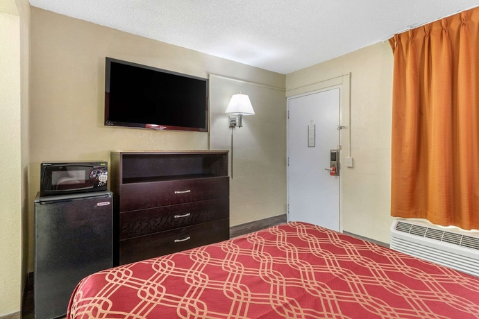 Imagen de la habitación del Hotel Econo Lodge Fort Jackson. Foto 12