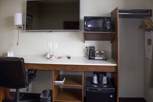 Imagen de la habitación del Hotel Econo Lodge, Fox Creek. Foto 4