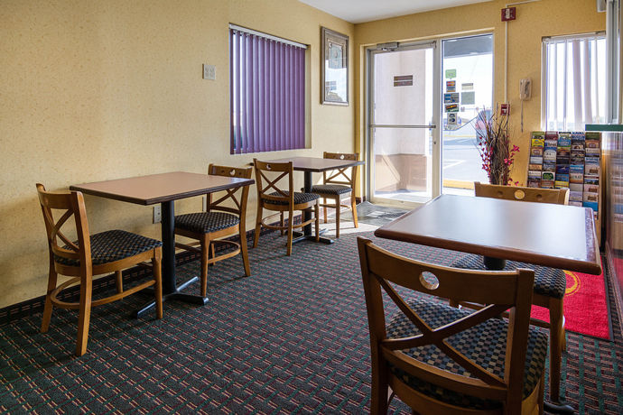 Imagen del bar/restaurante del Hotel Econo Lodge Fredericksburg Near I-95. Foto 4