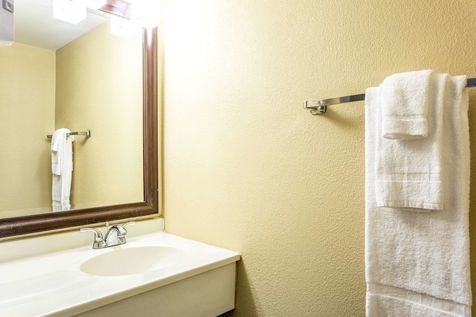 Imagen de la habitación del Hotel Econo Lodge, Fredonia. Foto 3
