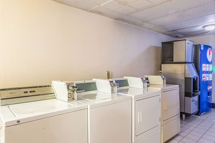 Imagen de los interiores del Hotel Econo Lodge, Fredonia. Foto 17