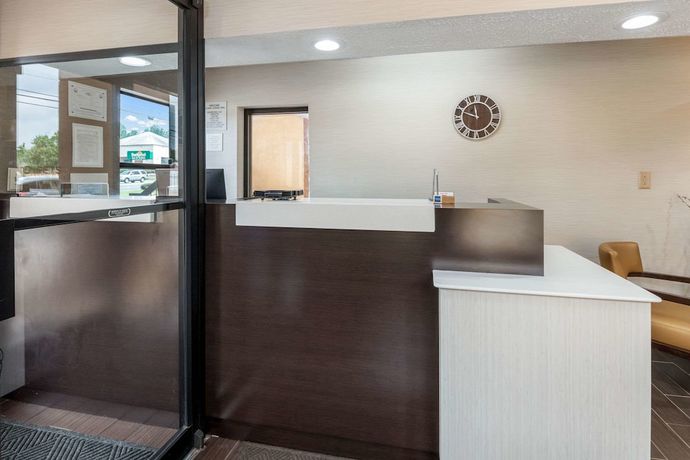 Imagen de los interiores del Hotel Econo Lodge Gainesville Downtown Area. Foto 18