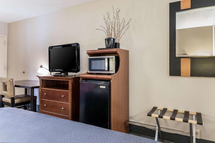 Imagen de la habitación del Hotel Econo Lodge Gainesville Downtown Area. Foto 3