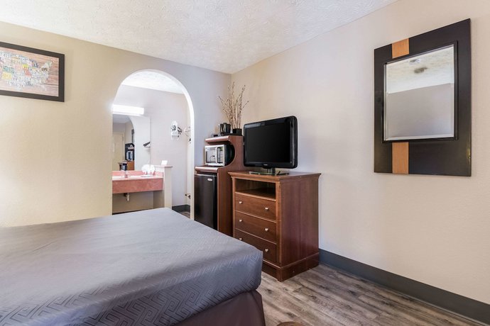 Imagen de la habitación del Hotel Econo Lodge Gainesville Downtown Area. Foto 5