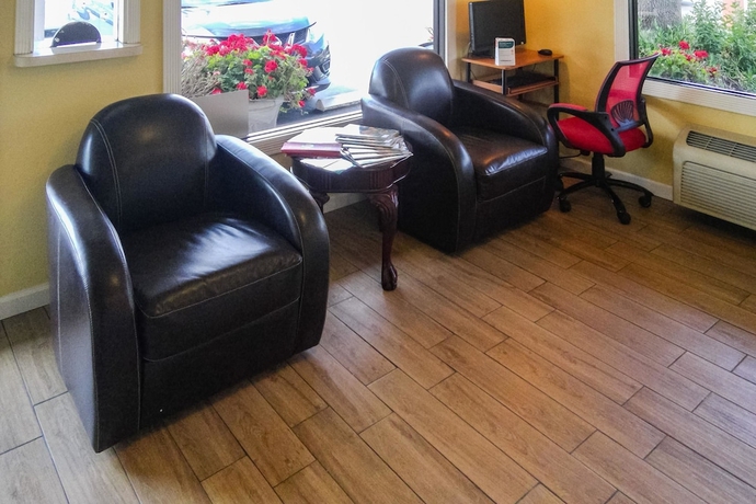 Imagen de los interiores del Hotel Econo Lodge, Gilroy. Foto 16