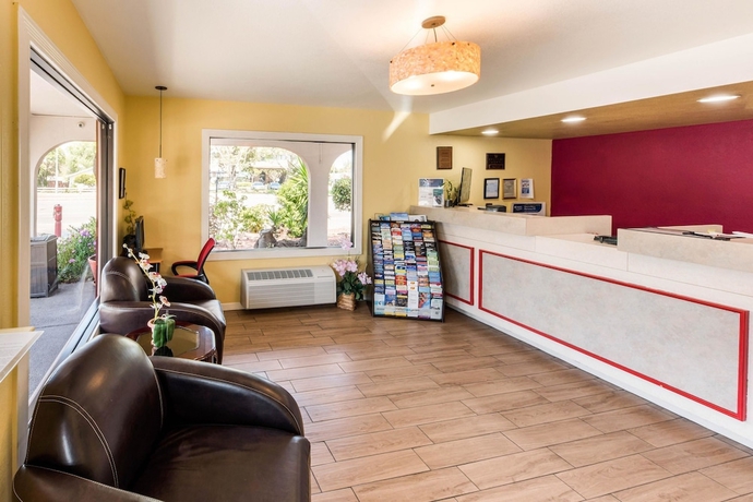 Imagen de los interiores del Hotel Econo Lodge, Gilroy. Foto 18