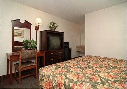 Imagen de la habitación del Hotel Econo Lodge Goose Creek. Foto 4