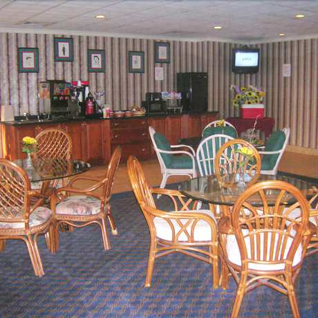 Imagen del bar/restaurante del Hotel Econo Lodge, HIGH POINT, NC. Foto 2