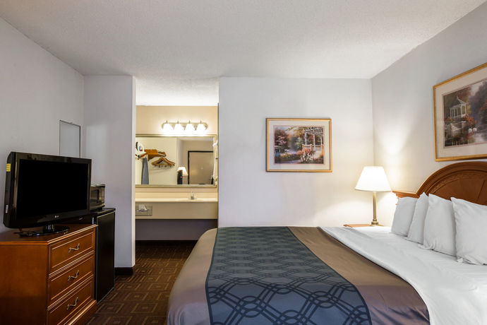 Imagen de los exteriores del Hotel Econo Lodge, Hendersonville. Foto 15