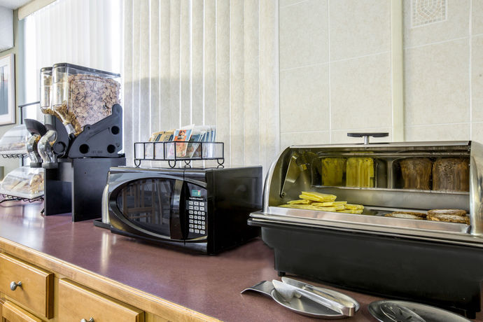 Imagen de los interiores del Hotel Econo Lodge, Hendersonville. Foto 16
