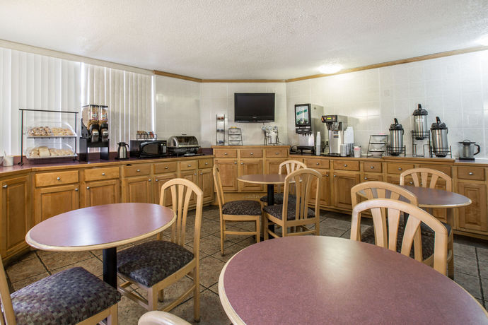 Imagen del bar/restaurante del Hotel Econo Lodge, Hendersonville. Foto 6