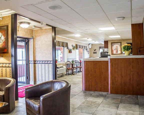 Imagen de los interiores del Hotel Econo Lodge Hicksville. Foto 12