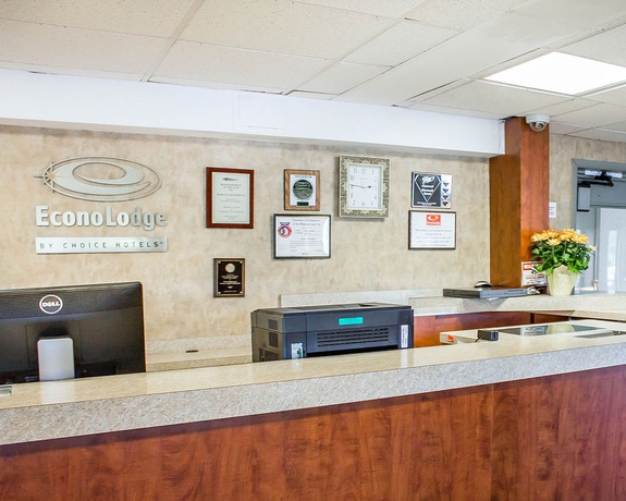 Imagen de los interiores del Hotel Econo Lodge Hicksville. Foto 13