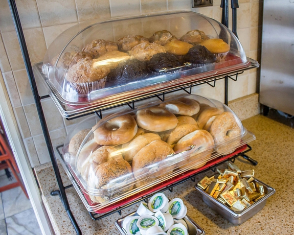 Imagen del bar/restaurante del Hotel Econo Lodge Hicksville. Foto 5