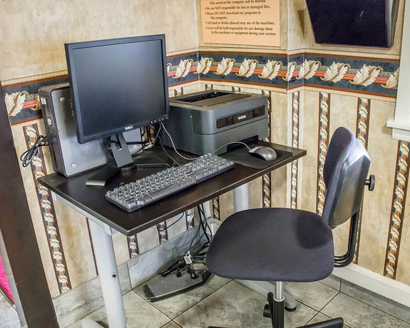 Imagen de los interiores del Hotel Econo Lodge Hicksville. Foto 16