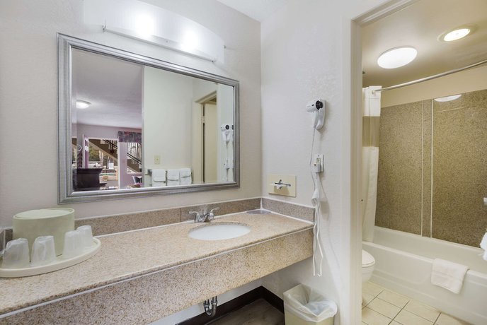 Imagen de la habitación del Hotel Econo Lodge Historic Area. Foto 5