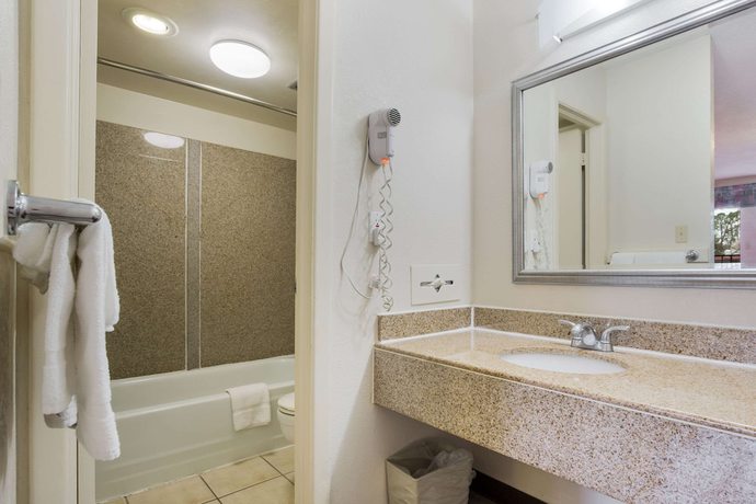 Imagen de la habitación del Hotel Econo Lodge Historic Area. Foto 13