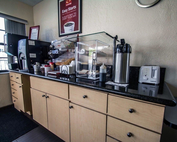 Imagen del bar/restaurante del Hotel Econo Lodge Hollywood-ft Lauderdale International Airport. Foto 3