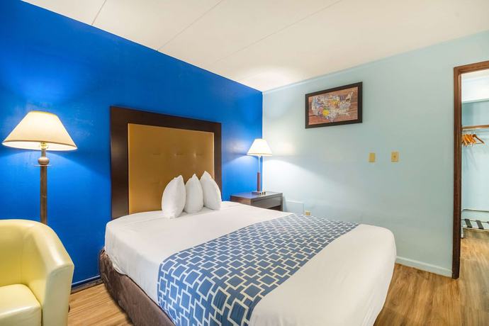 Imagen de la habitación del Hotel Econo Lodge Inn And Suites Airport. Foto 4
