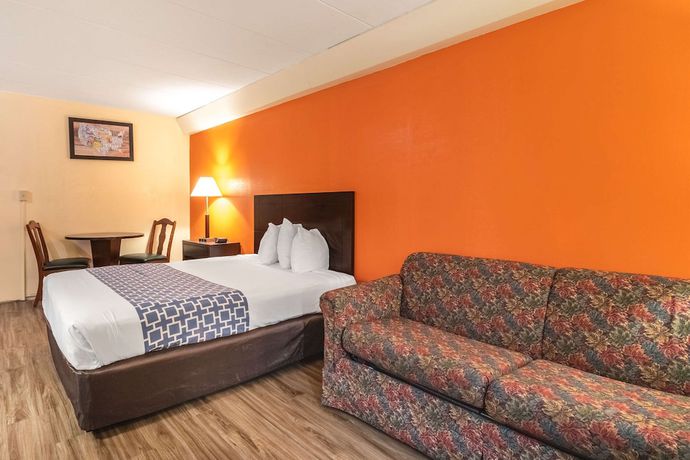 Imagen de la habitación del Hotel Econo Lodge Inn And Suites Airport. Foto 6