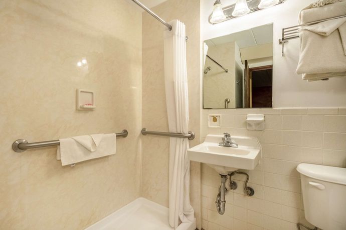 Imagen de la habitación del Hotel Econo Lodge Inn And Suites Airport. Foto 13
