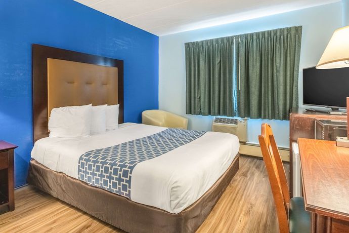 Imagen de la habitación del Hotel Econo Lodge Inn And Suites Airport. Foto 14