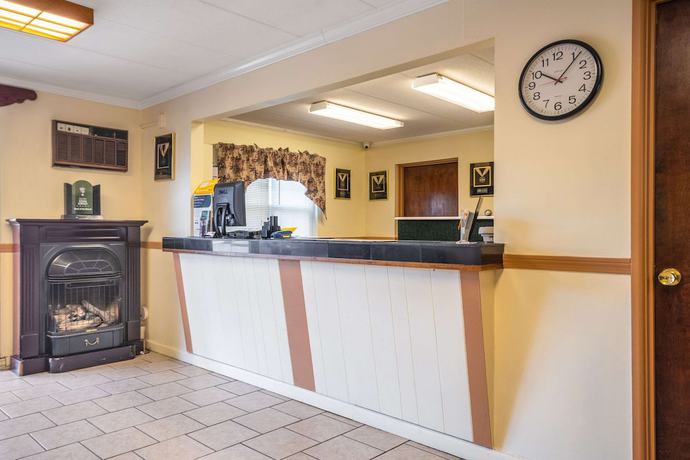 Imagen de los interiores del Hotel Econo Lodge Inn And Suites Airport. Foto 20