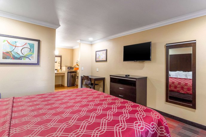 Imagen de la habitación del Hotel Econo Lodge Inn And Suites Escondido Downtown. Foto 12