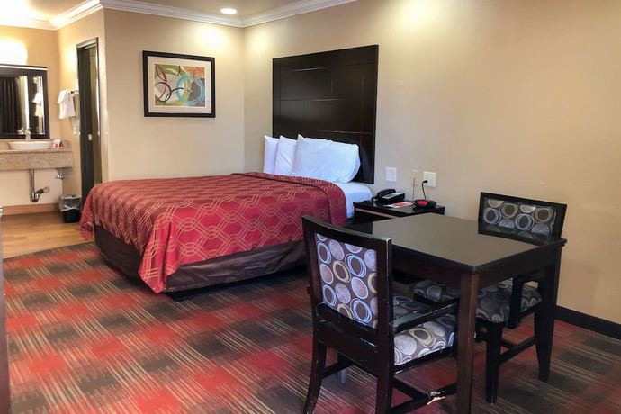 Imagen de la habitación del Hotel Econo Lodge Inn And Suites Escondido Downtown. Foto 15