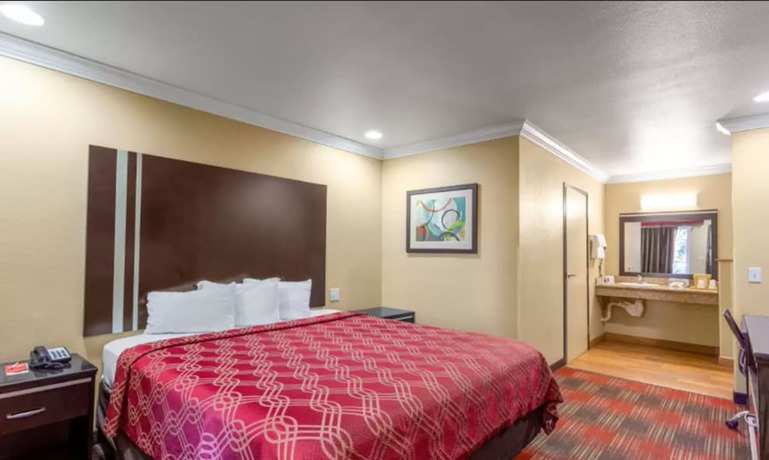 Imagen de la habitación del Hotel Econo Lodge Inn And Suites Escondido Downtown. Foto 18