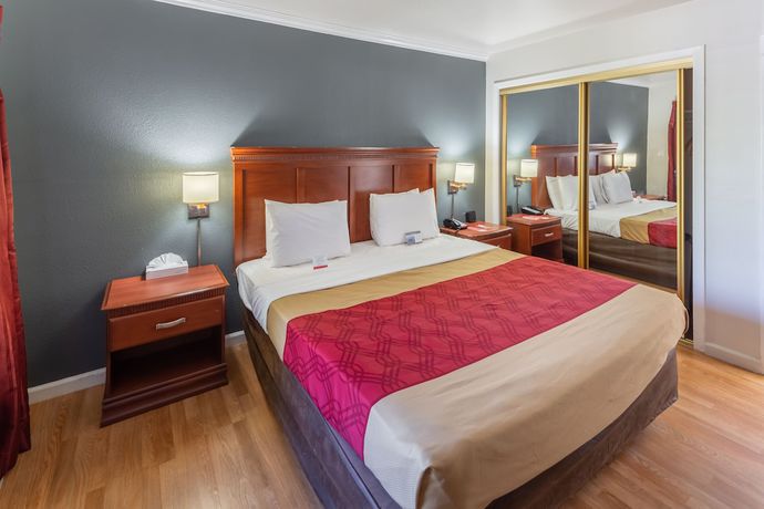 Imagen de la habitación del Hotel Econo Lodge Inn And Suites Heavenly Village Area. Foto 11