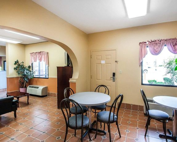 Imagen de los interiores del Hotel Econo Lodge Inn And Suites I-20, Exit 73. Foto 15