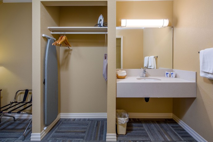 Imagen de la habitación del Hotel Econo Lodge Inn And Suites, Kelowna. Foto 6