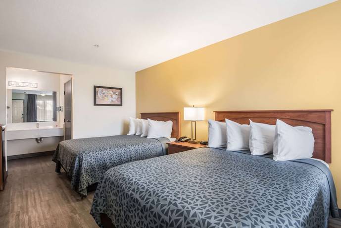 Imagen general del Hotel Econo Lodge Inn And Suites Lodi - Wine Country Area. Foto 2