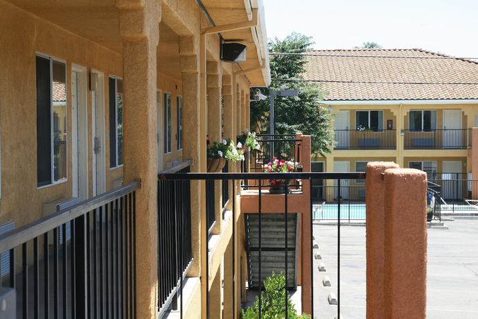 Imagen de los exteriores del Hotel Econo Lodge Inn And Suites Lodi - Wine Country Area. Foto 14