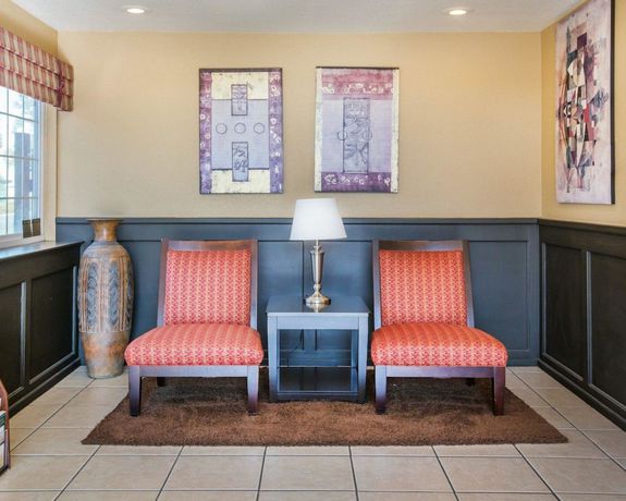 Imagen de los interiores del Hotel Econo Lodge Inn And Suites Lodi - Wine Country Area. Foto 17