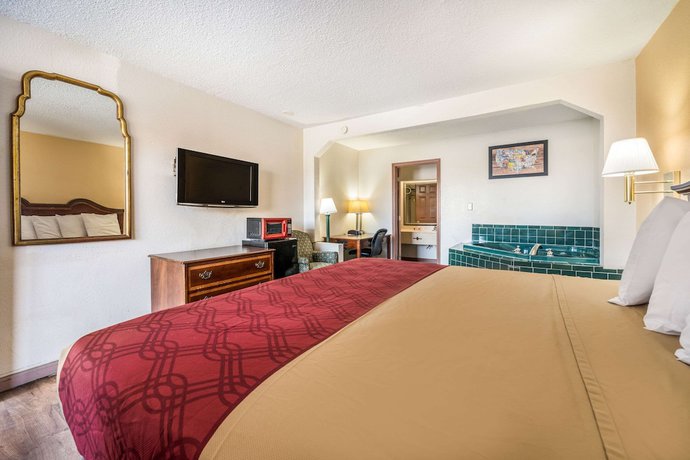 Imagen de la habitación del Hotel Econo Lodge Inn And Suites Macon. Foto 4