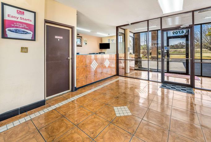 Imagen de los interiores del Hotel Econo Lodge Inn And Suites Macon. Foto 18