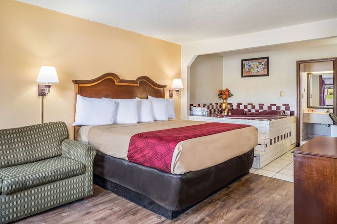 Imagen de la habitación del Hotel Econo Lodge Inn And Suites Macon. Foto 17