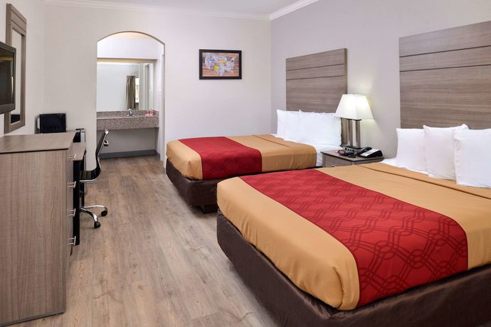 Imagen de la habitación del Hotel Econo Lodge Inn And Suites Port Arthur Near Sabine Pass. Foto 8