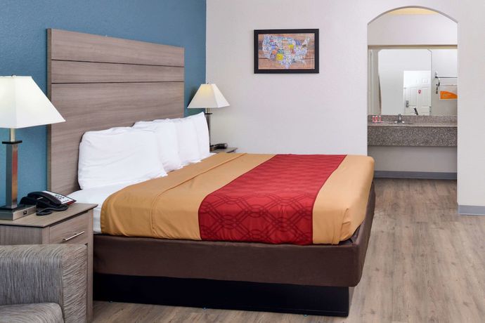 Imagen de la habitación del Hotel Econo Lodge Inn And Suites Port Arthur Near Sabine Pass. Foto 11