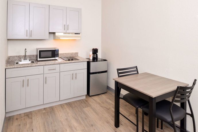 Imagen de la habitación del Hotel Econo Lodge Inn And Suites Port Arthur Near Sabine Pass. Foto 14